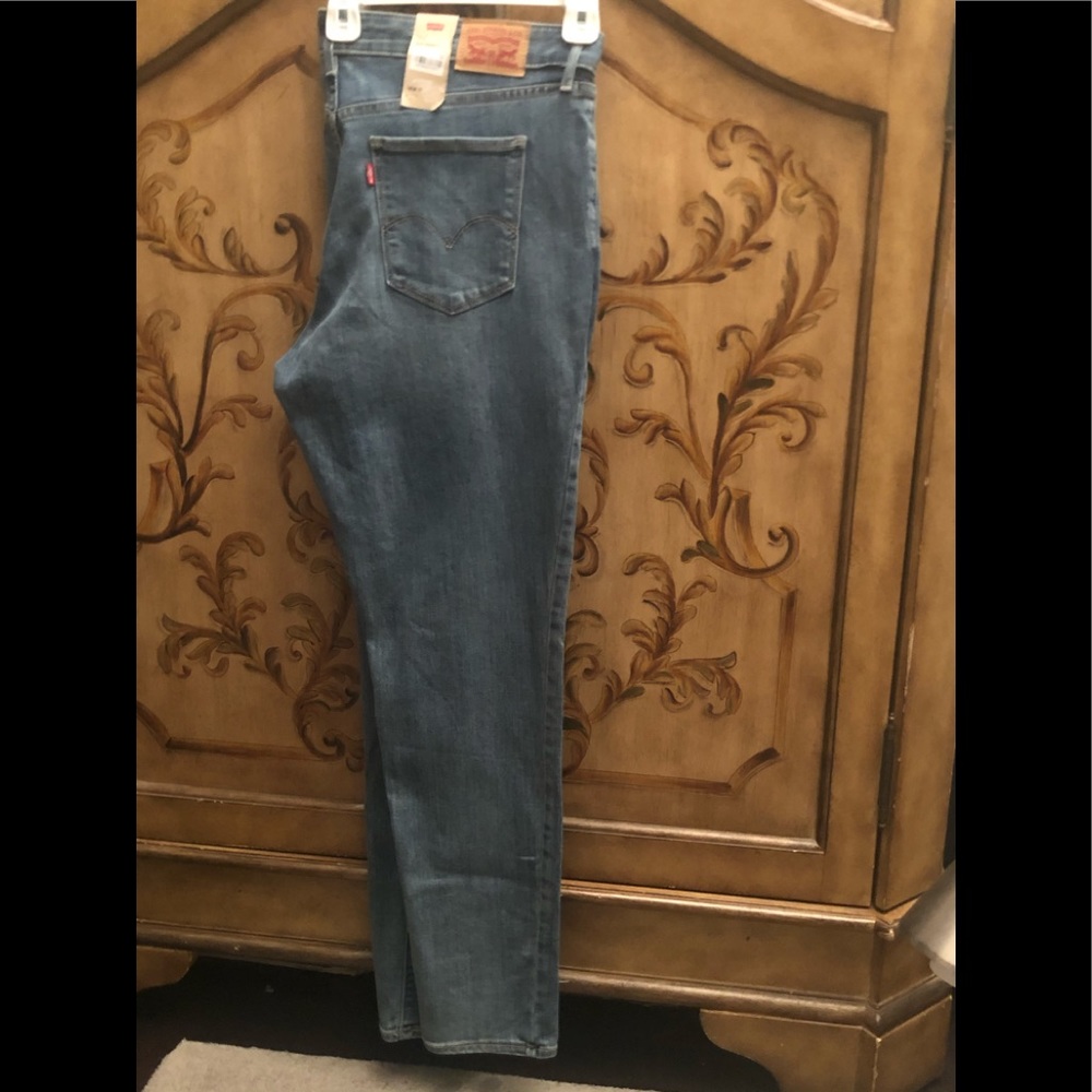 Plus Size Levi’s 711 Skinny, Sculpt Jeans - Picture 4 of 17